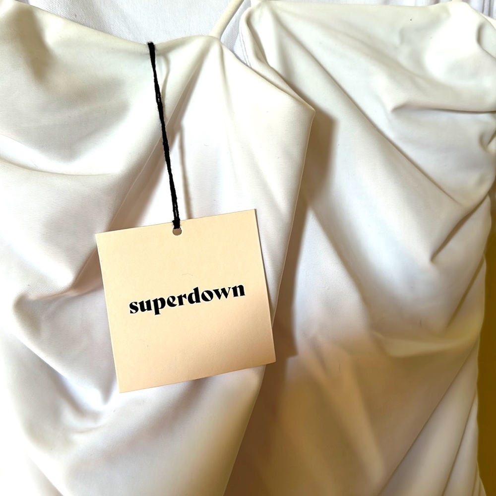 Superdown Lisa Ruched Mini Dress - Picture 4 of 6